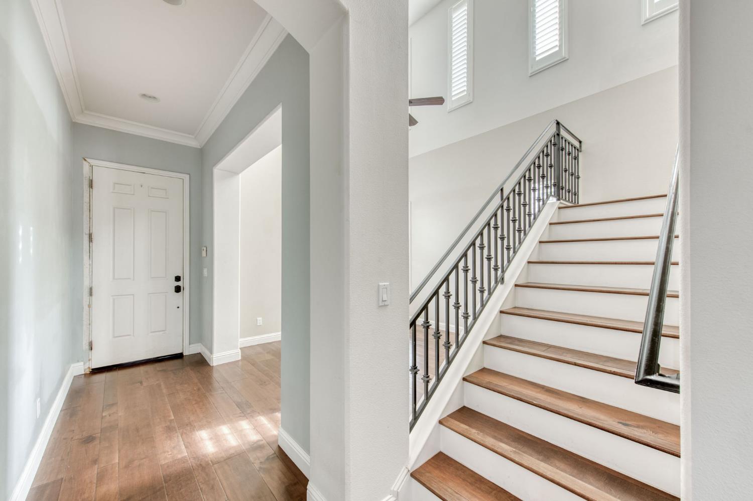 1646 N Hughes Ave, Clovis, CA 93619