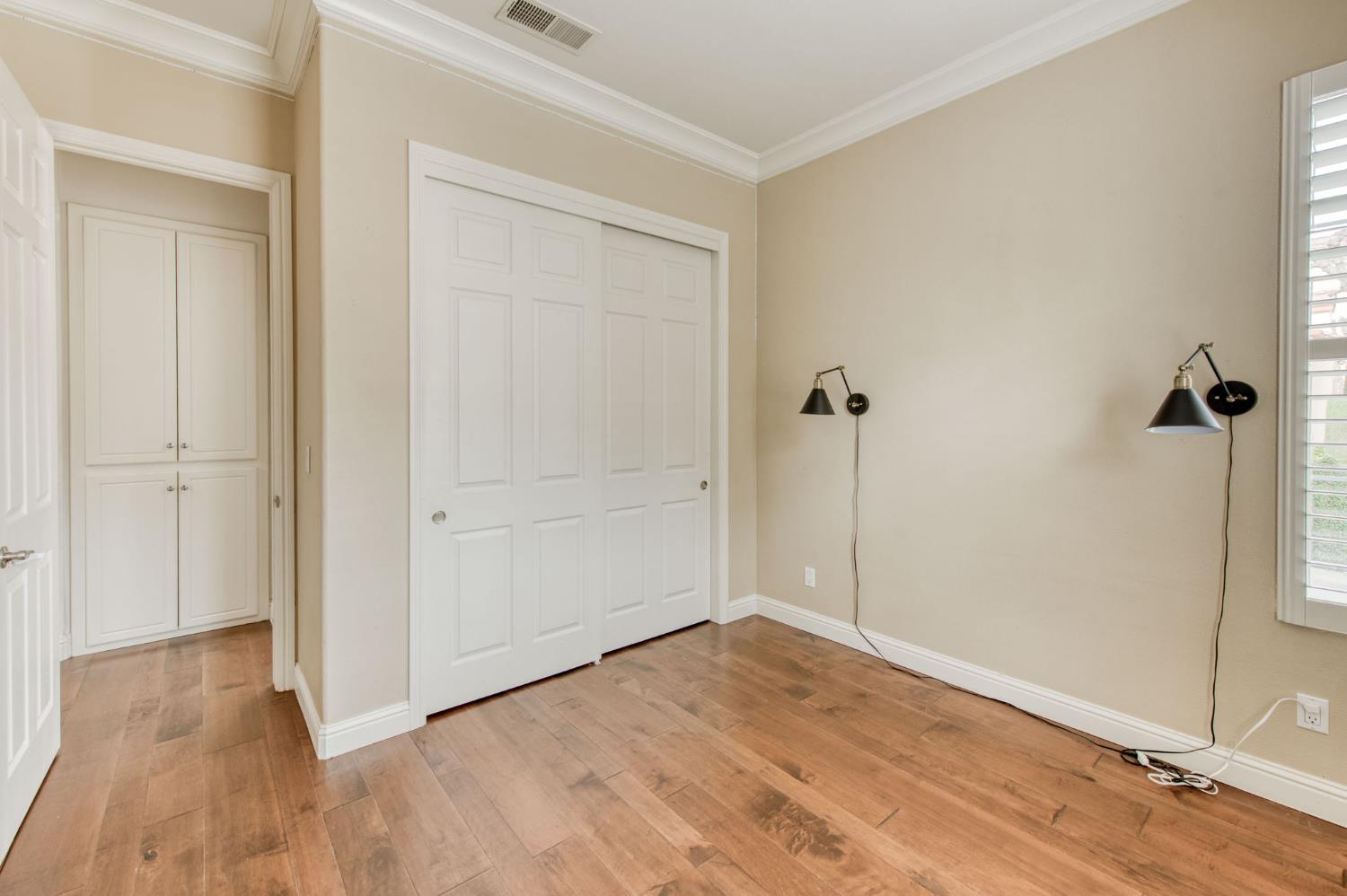 1646 N Hughes Ave, Clovis, CA 93619