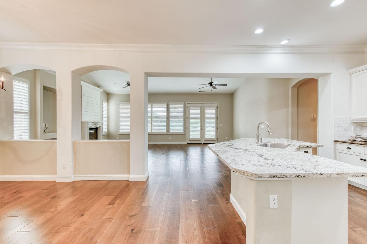 1646 N Hughes Ave, Clovis, CA 93619