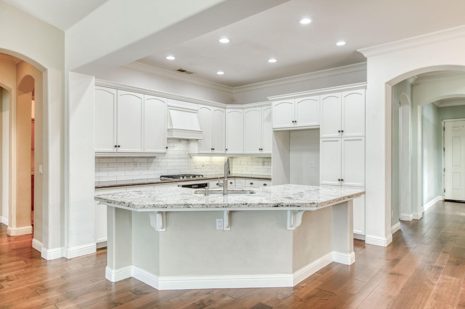 1646 N Hughes Ave, Clovis, CA 93619