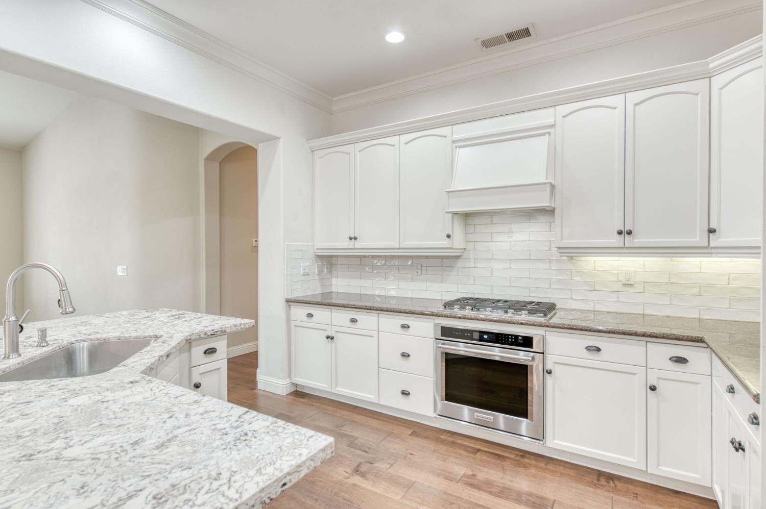 1646 N Hughes Ave, Clovis, CA 93619