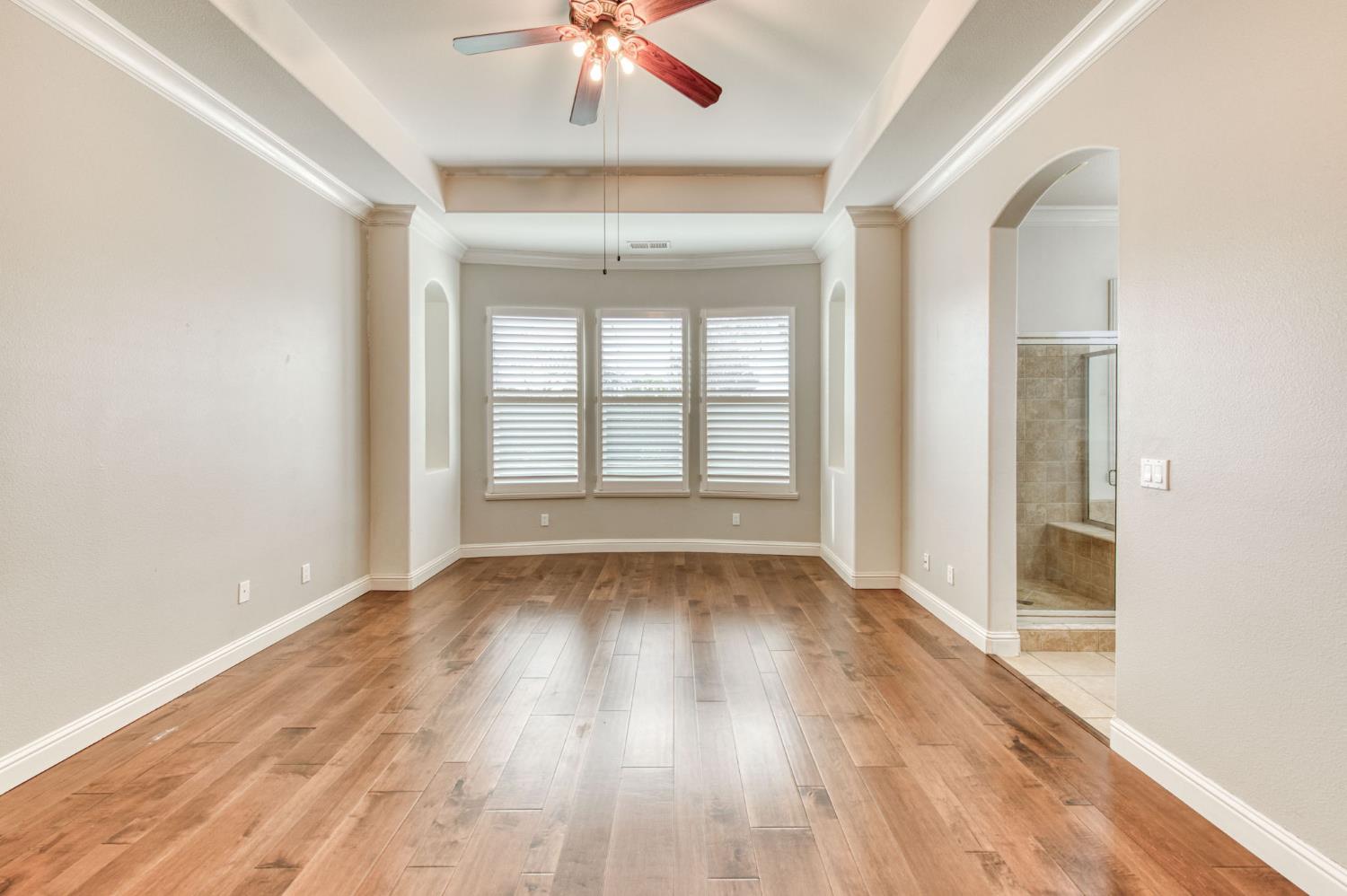 1646 N Hughes Ave, Clovis, CA 93619