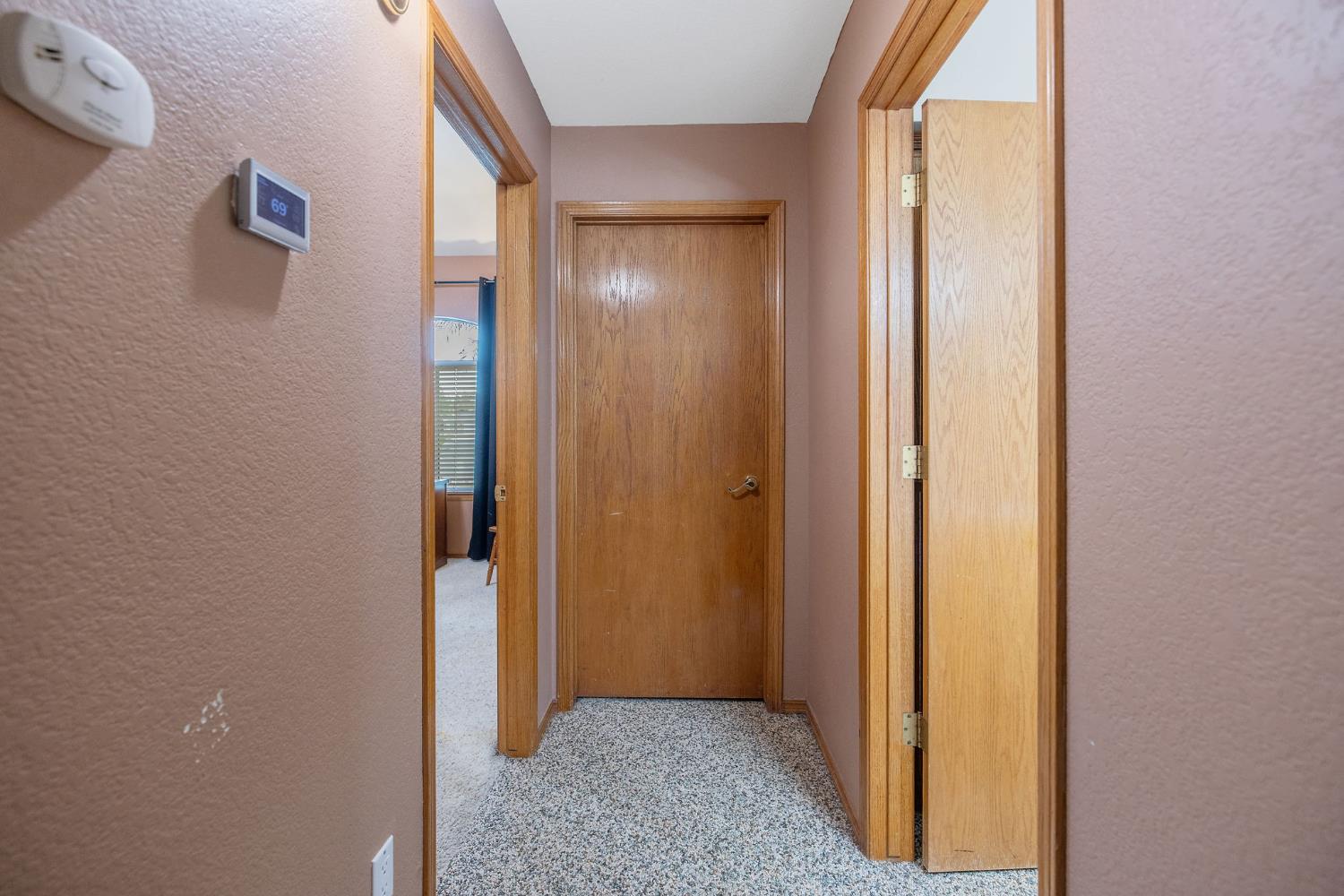 594 Diana Ct, Hanford, CA 93230