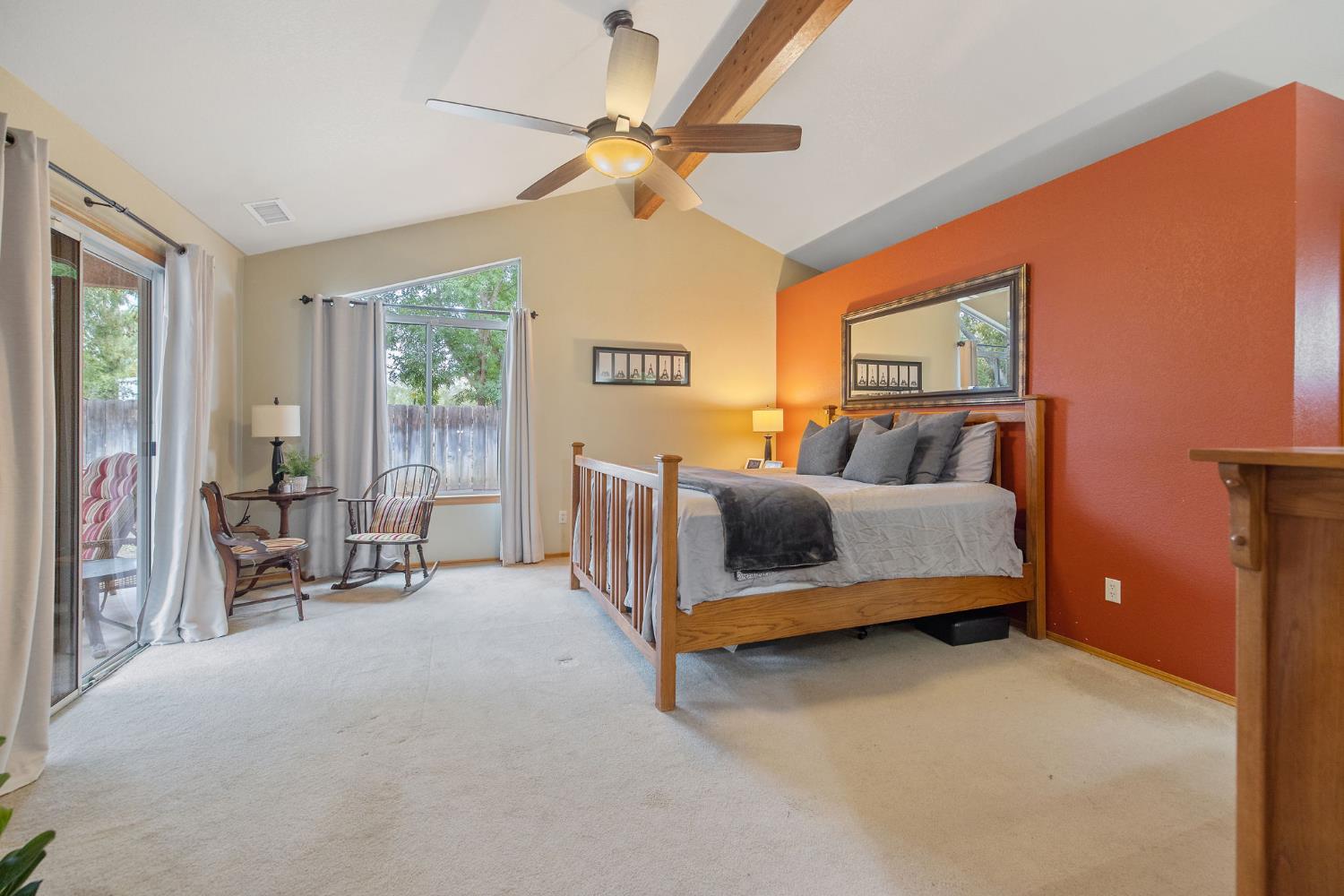 594 Diana Ct, Hanford, CA 93230