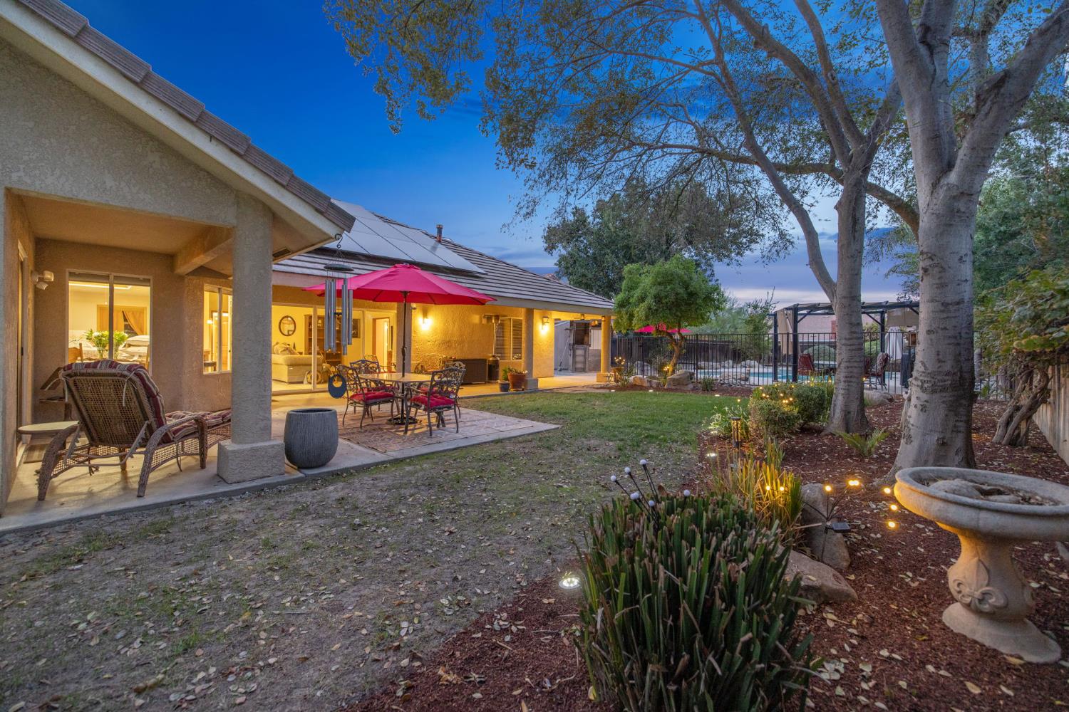 594 Diana Ct, Hanford, CA 93230