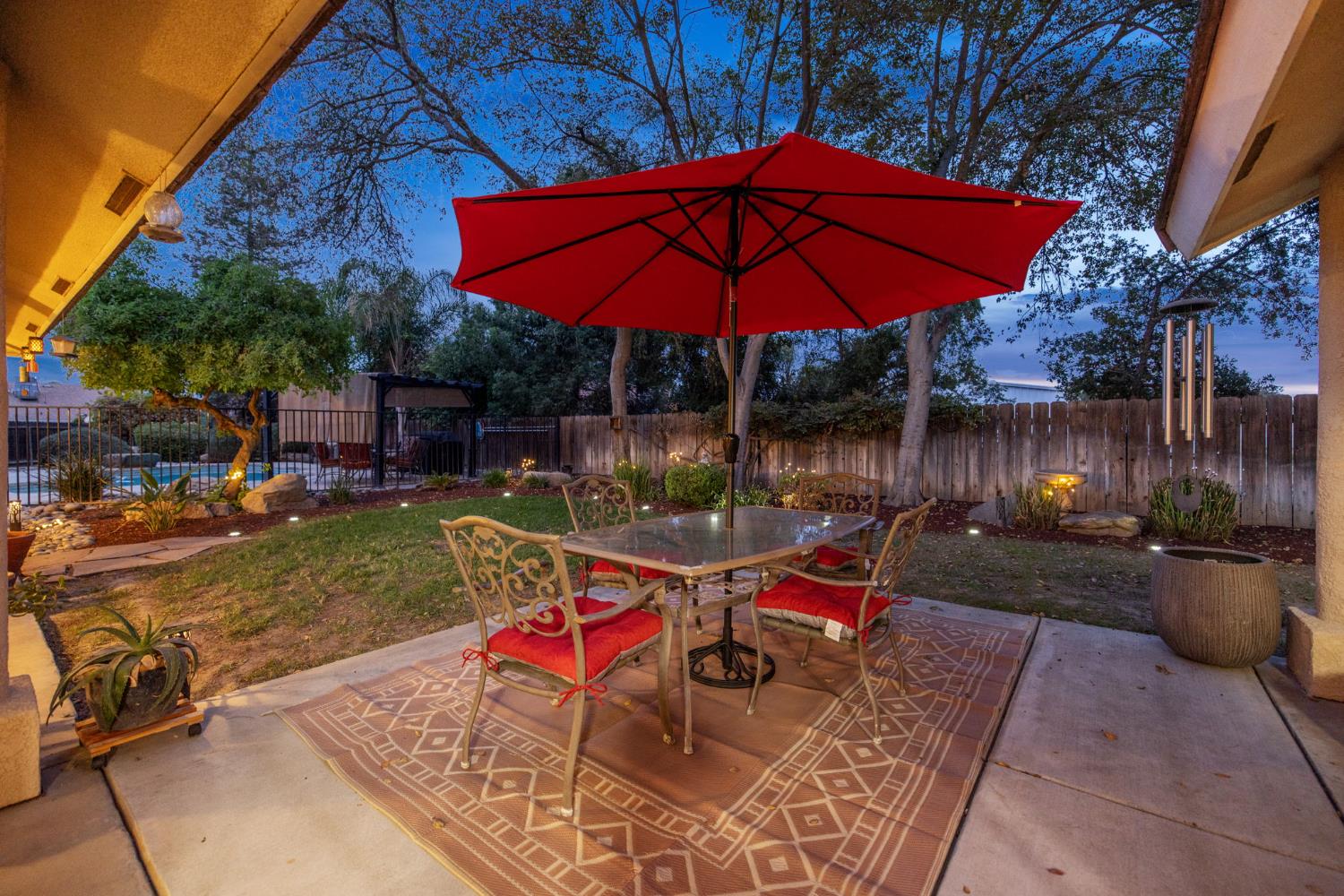 594 Diana Ct, Hanford, CA 93230