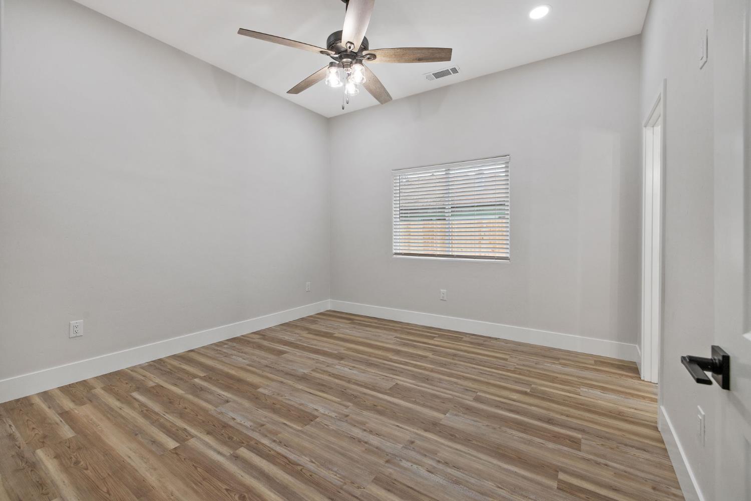 2022 Bauder St, Selma, CA 93662