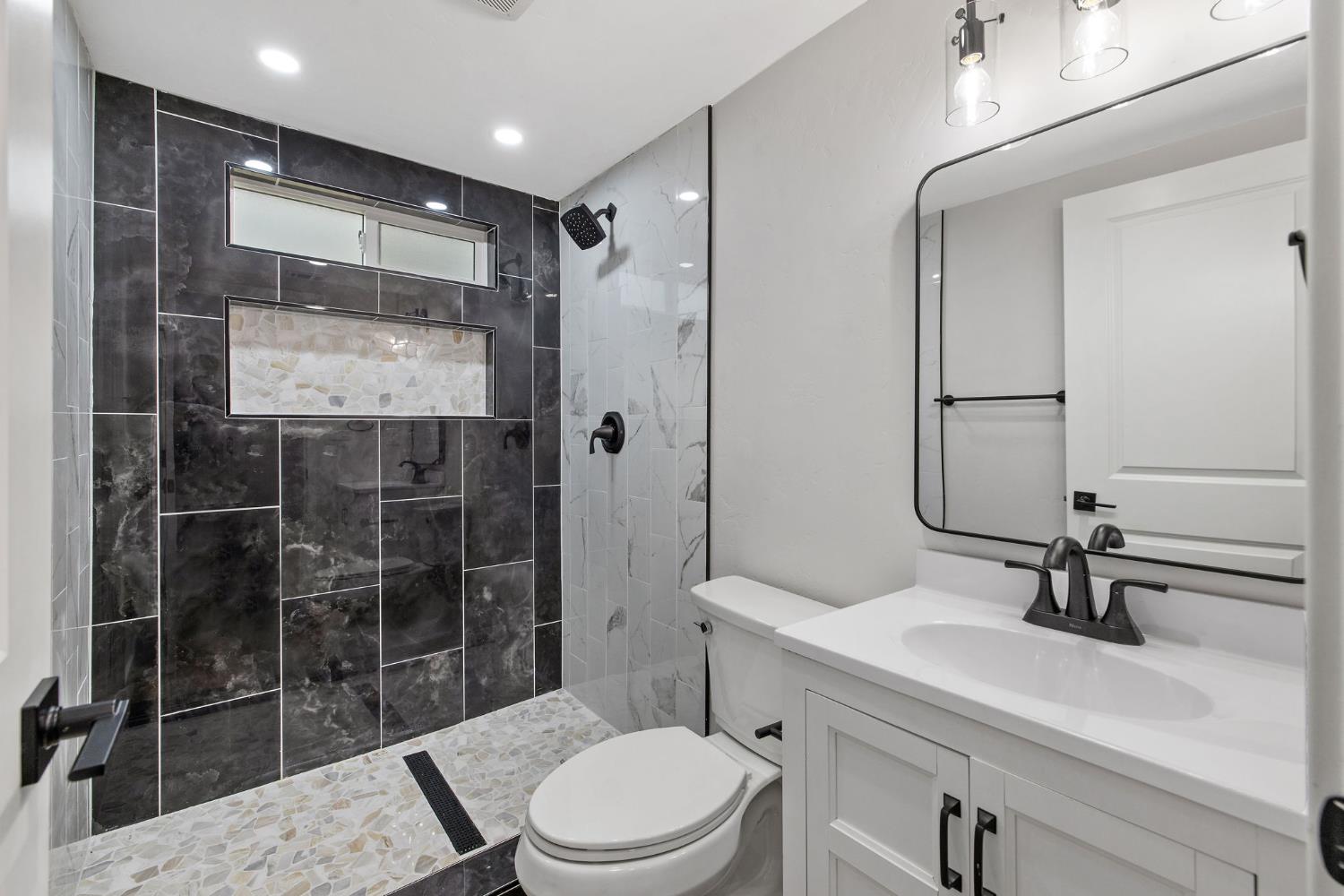 2022 Bauder St, Selma, CA 93662