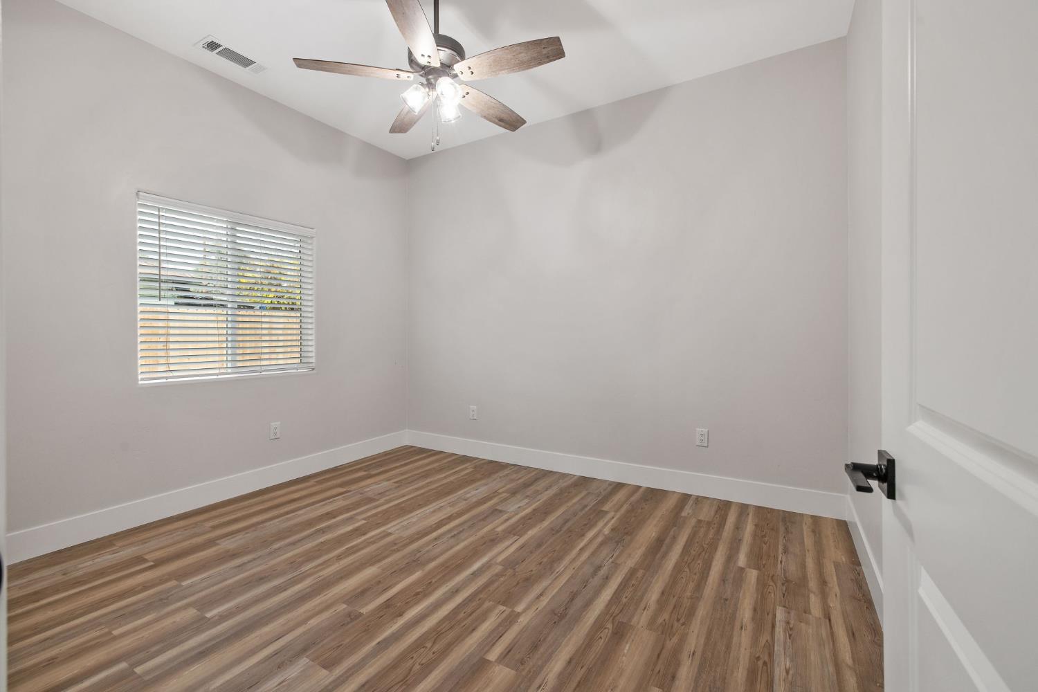 2022 Bauder St, Selma, CA 93662