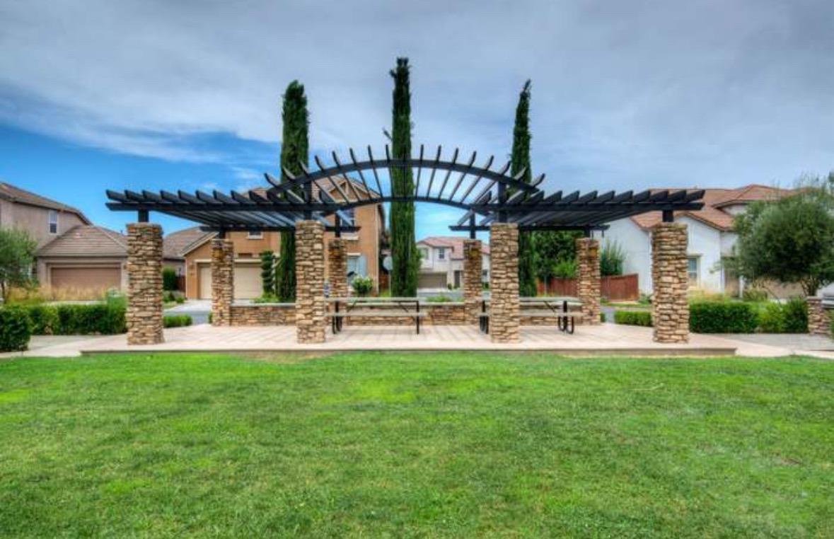 852 Beauregard Ln, Clovis, CA 93619