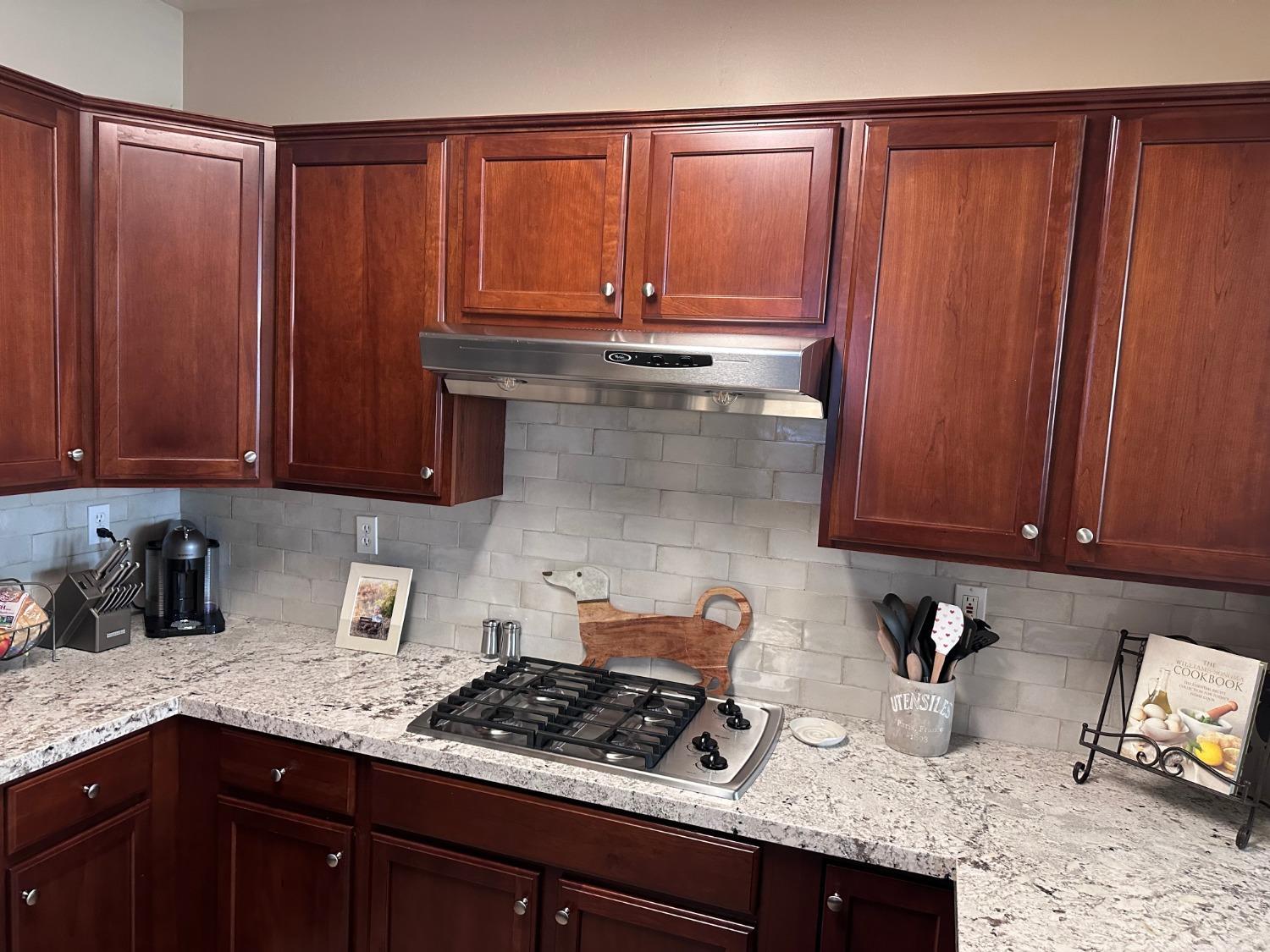 852 Beauregard Ln, Clovis, CA 93619