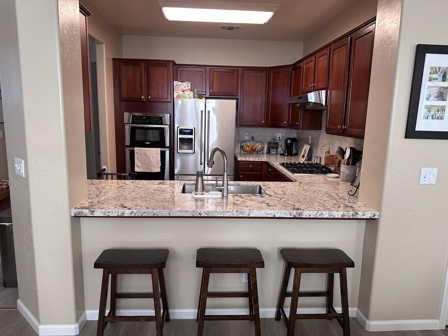 852 Beauregard Ln, Clovis, CA 93619