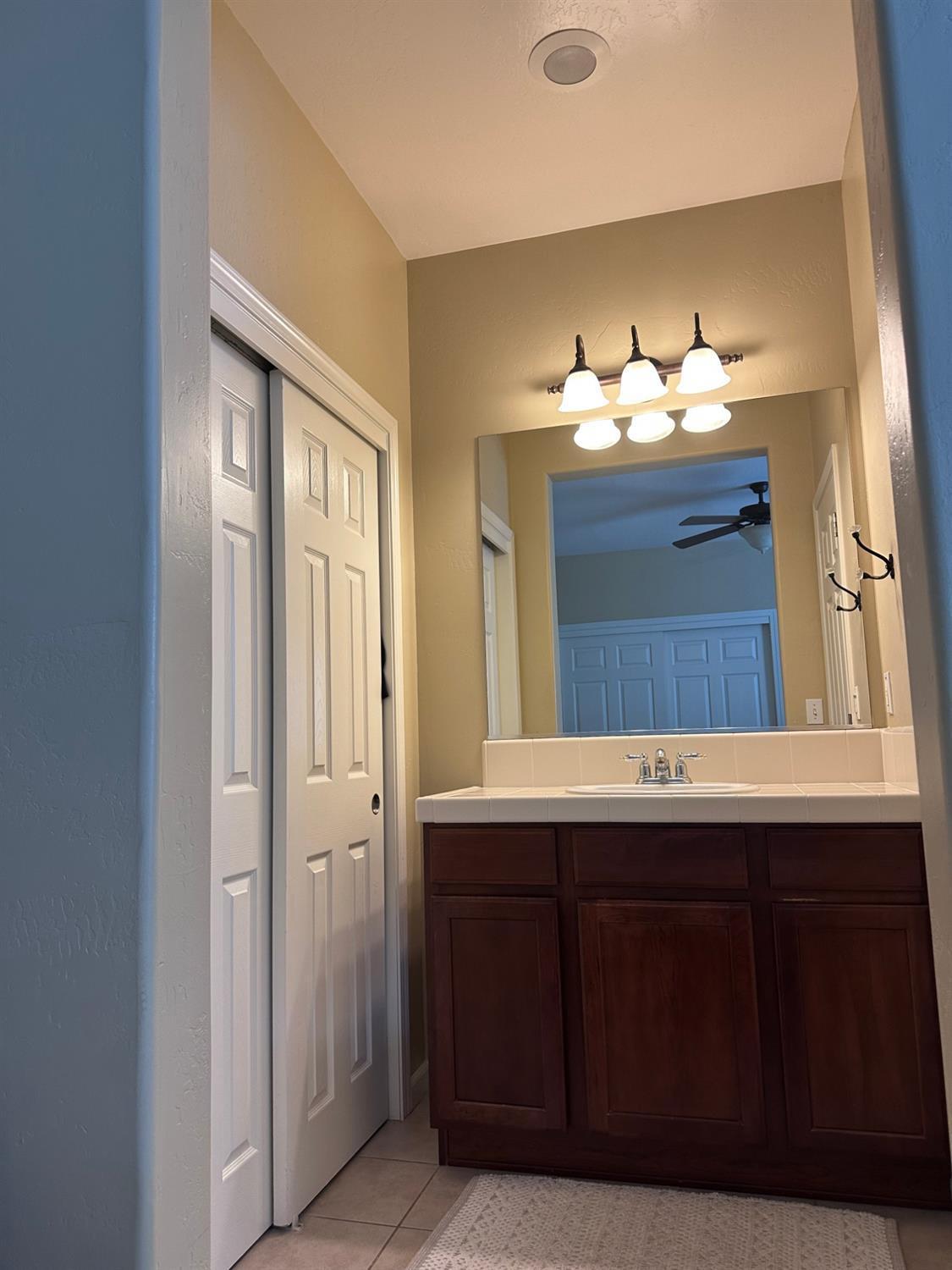 852 Beauregard Ln, Clovis, CA 93619