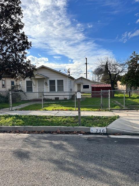 716 Nebraska Ave, Madera, CA 93638