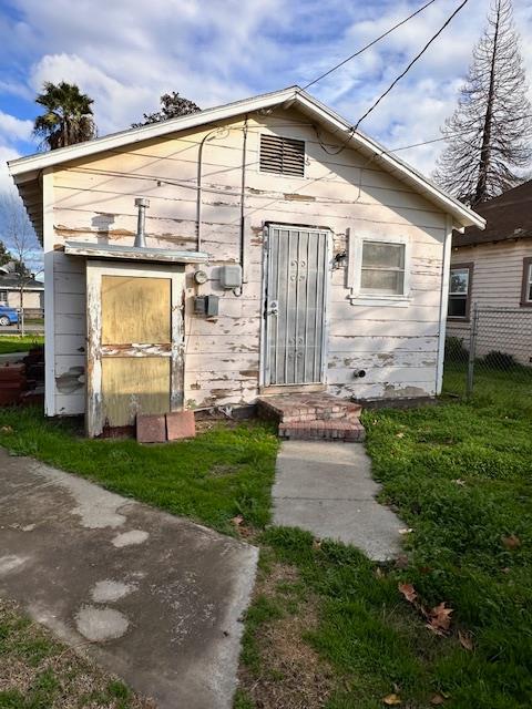 716 Nebraska Ave, Madera, CA 93638