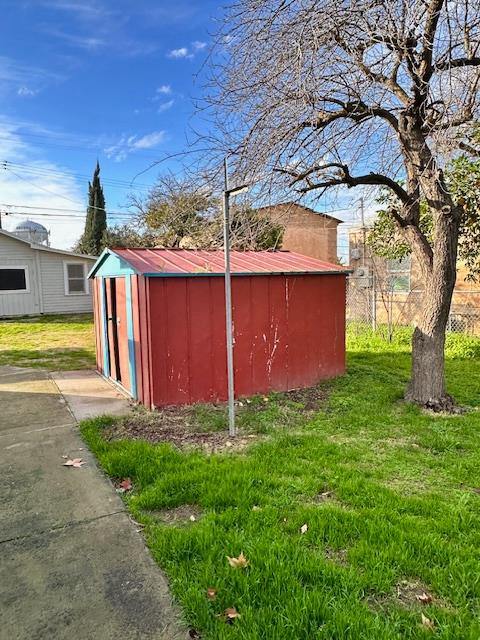 716 Nebraska Ave, Madera, CA 93638