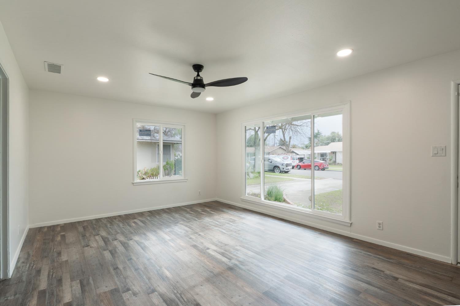 1812 W Bellaire Way, Fresno, CA 93705