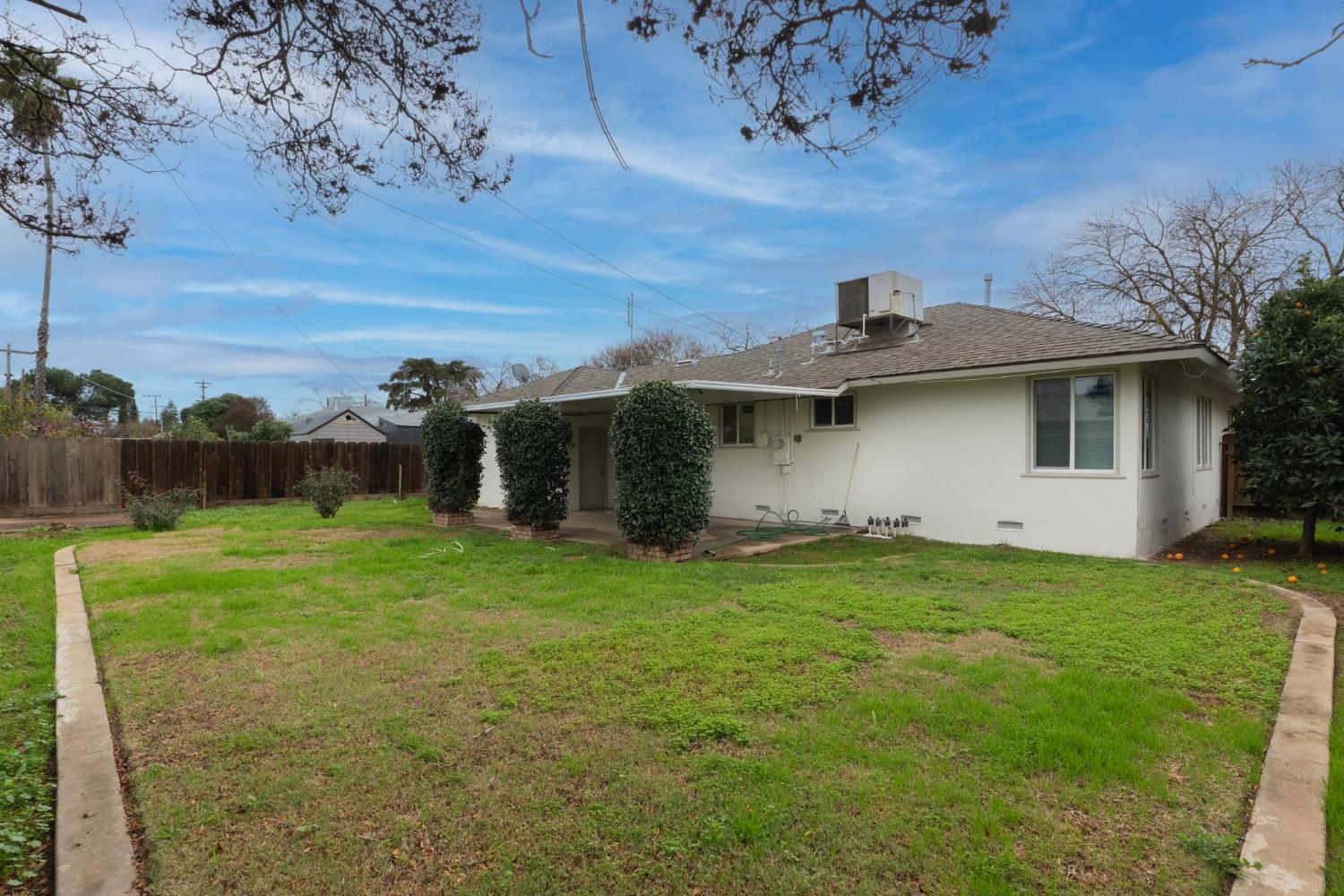 1812 W Bellaire Way, Fresno, CA 93705