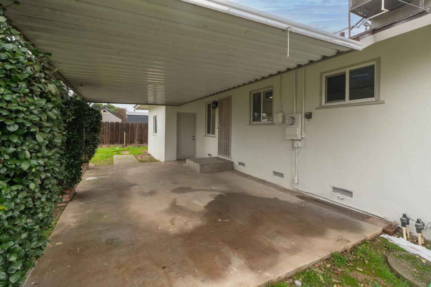 1812 W Bellaire Way, Fresno, CA 93705