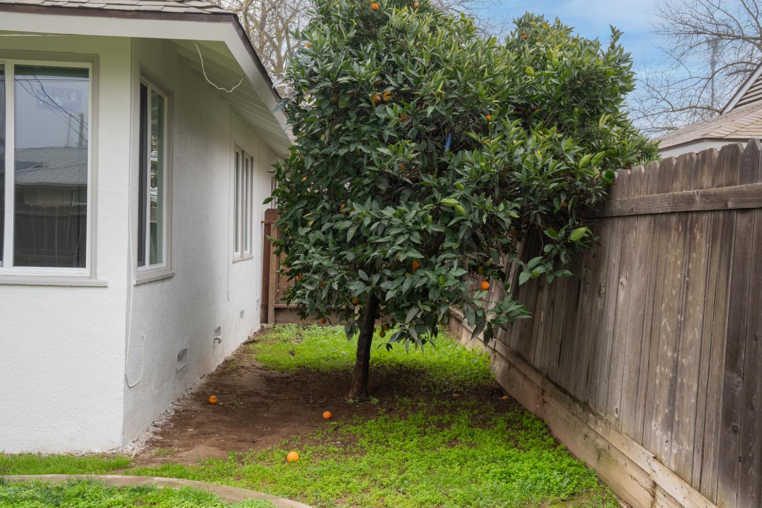 1812 W Bellaire Way, Fresno, CA 93705