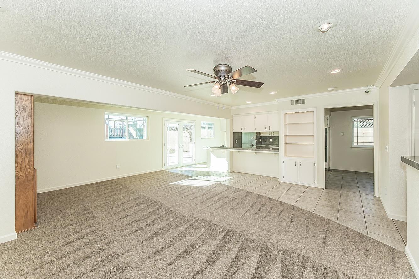 5840 E Illinois Ave, Fresno, CA 93727