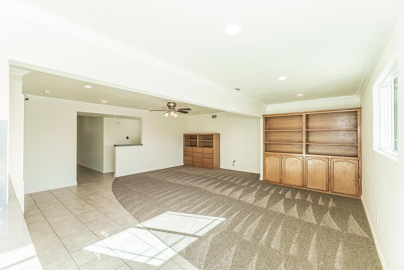 5840 E Illinois Ave, Fresno, CA 93727