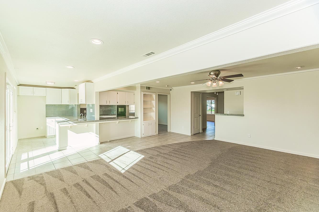 5840 E Illinois Ave, Fresno, CA 93727