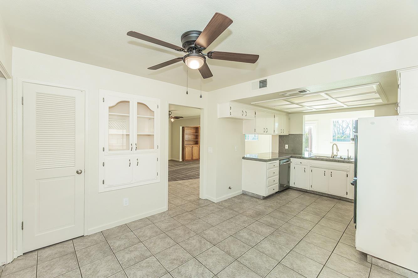 5840 E Illinois Ave, Fresno, CA 93727