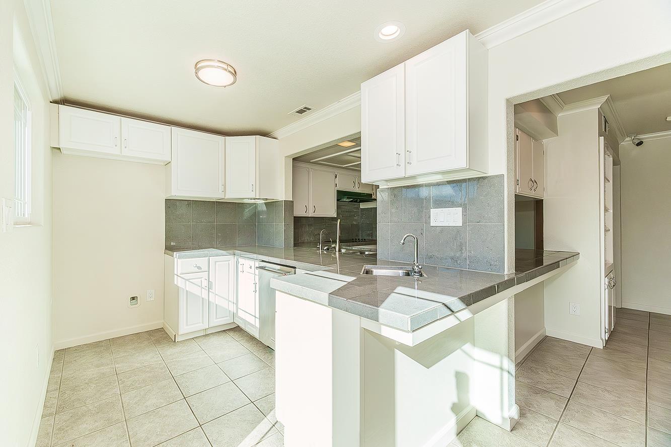 5840 E Illinois Ave, Fresno, CA 93727