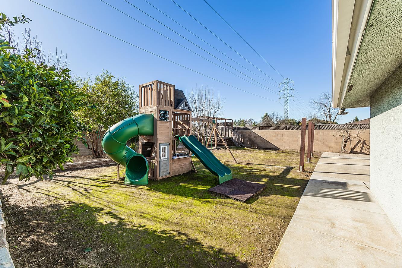 5840 E Illinois Ave, Fresno, CA 93727