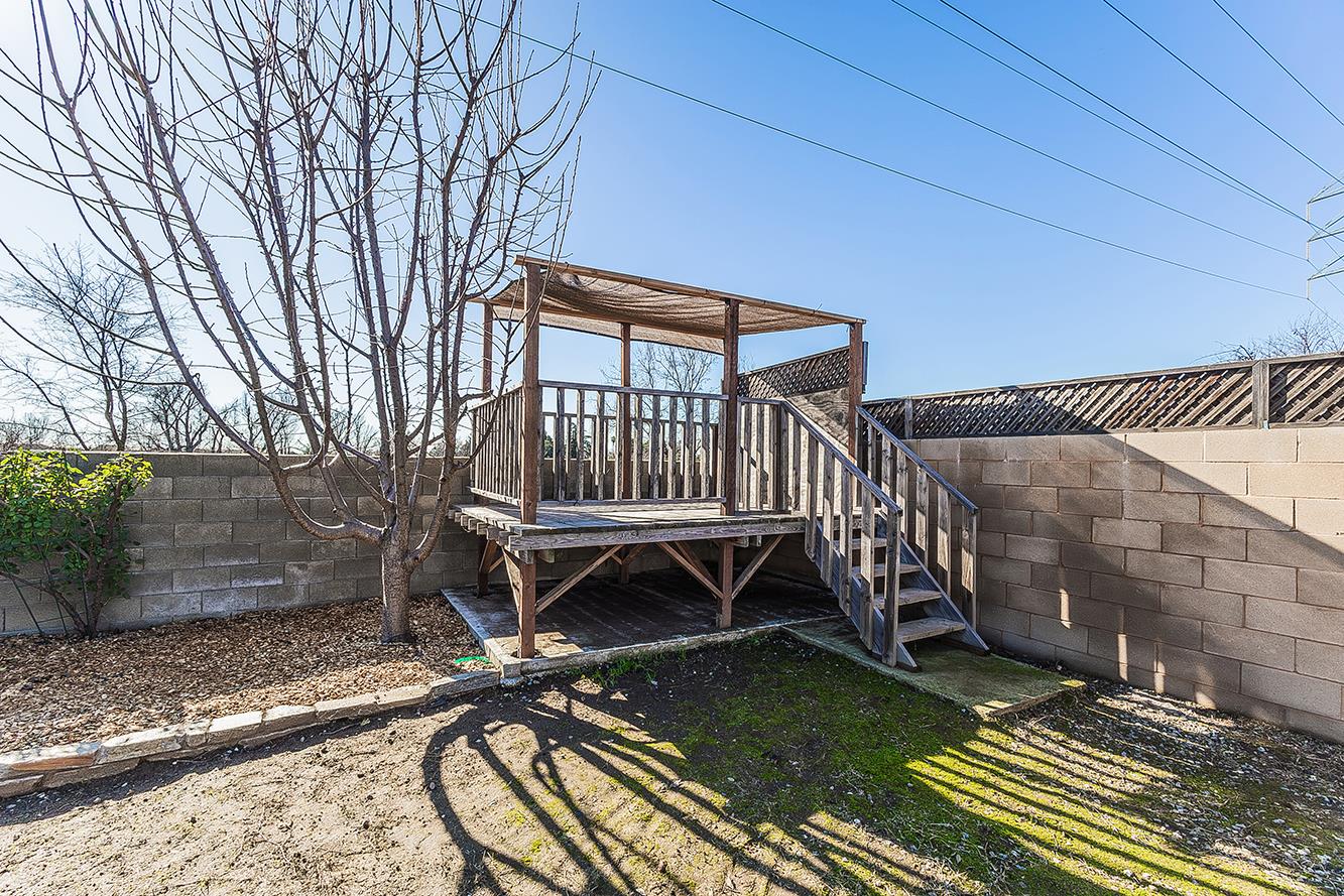 5840 E Illinois Ave, Fresno, CA 93727