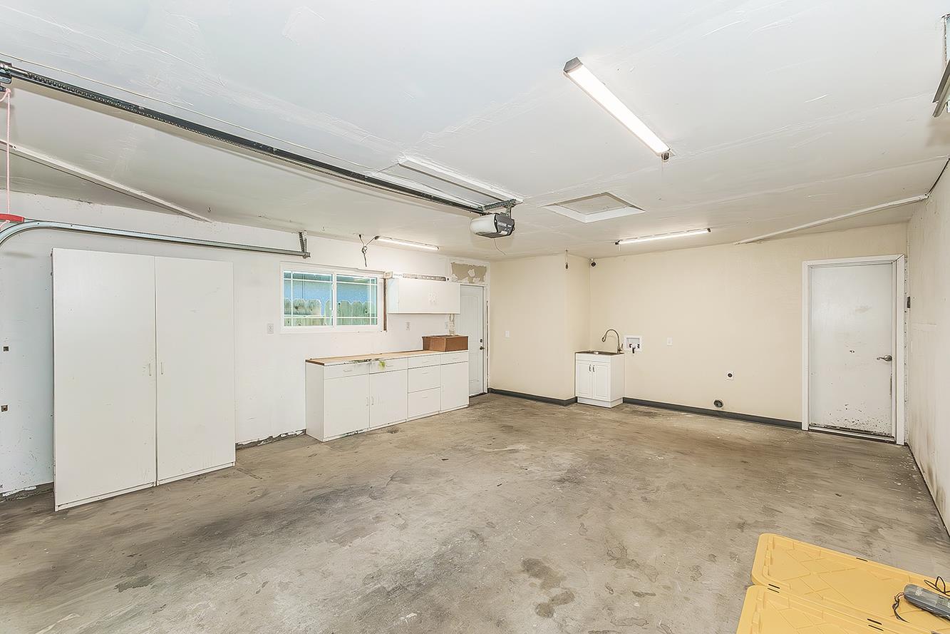 5840 E Illinois Ave, Fresno, CA 93727