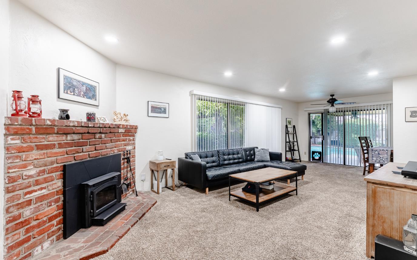 2349 E Pontiac Way, Fresno, CA 93726