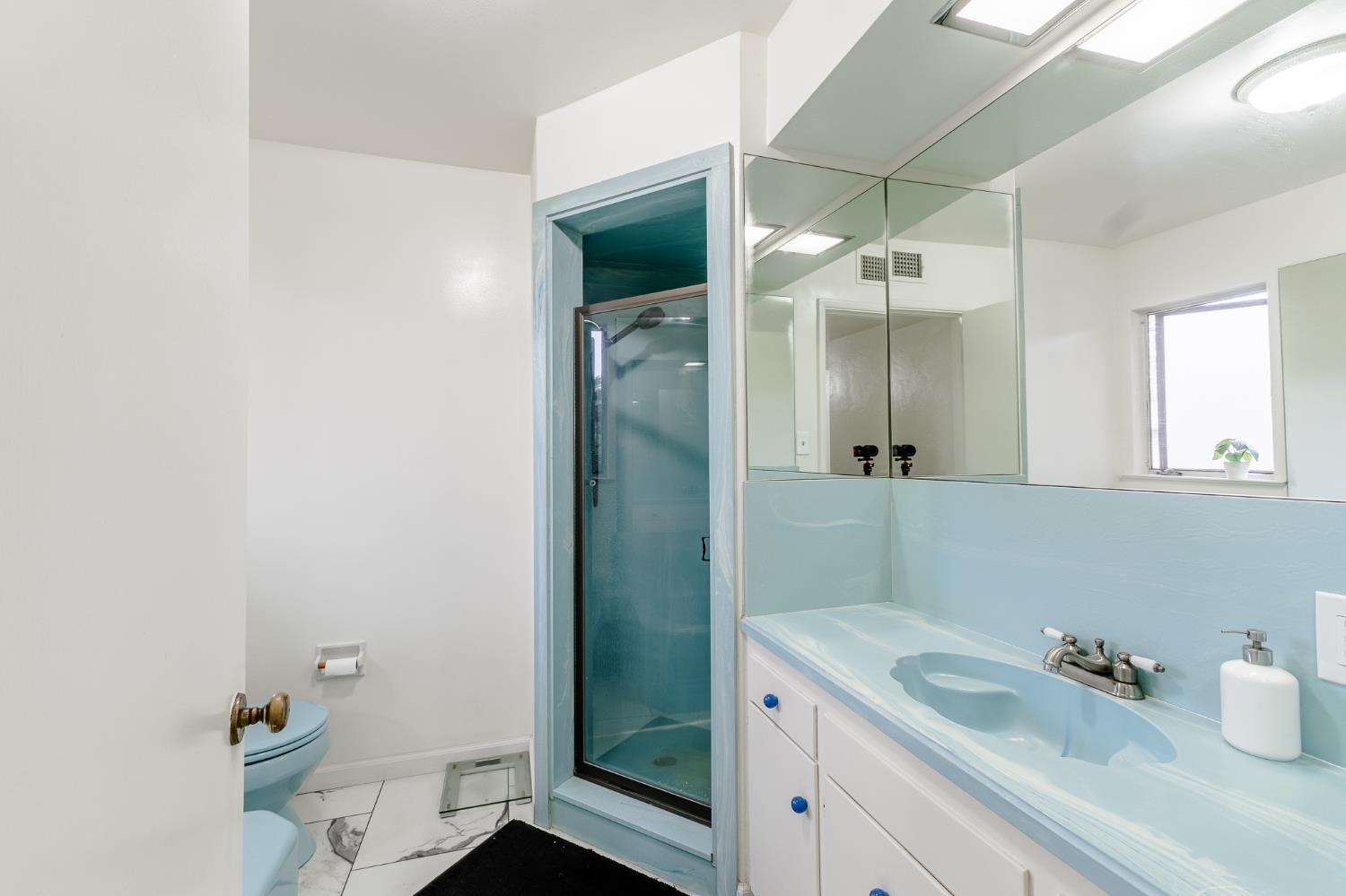 2349 E Pontiac Way, Fresno, CA 93726