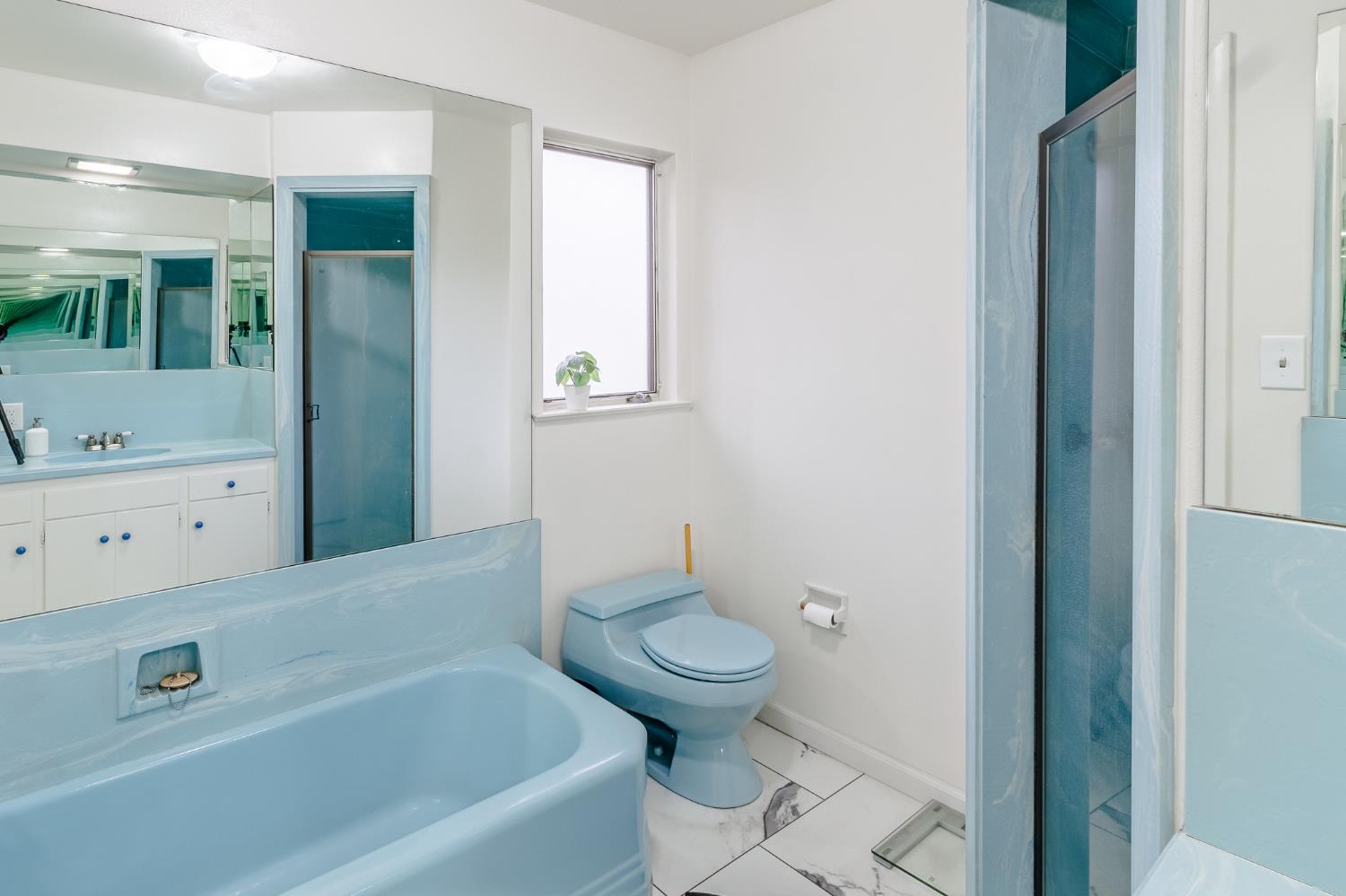 2349 E Pontiac Way, Fresno, CA 93726