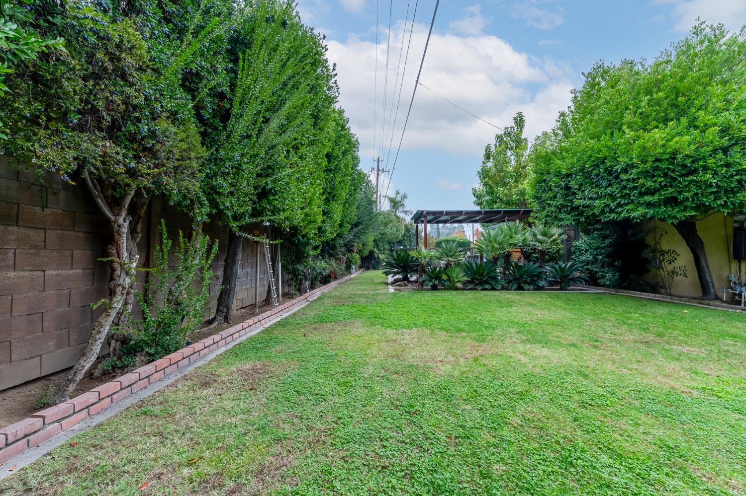 2349 E Pontiac Way, Fresno, CA 93726