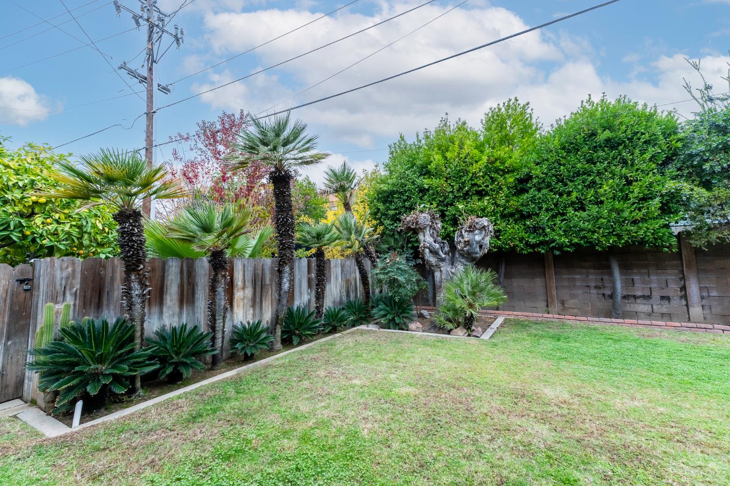 2349 E Pontiac Way, Fresno, CA 93726