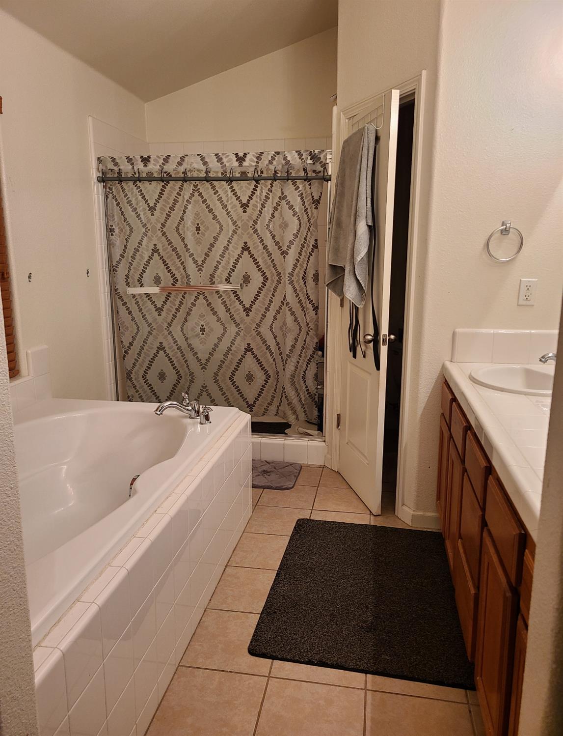 440 E Stanley Ave, Reedley, CA 93654