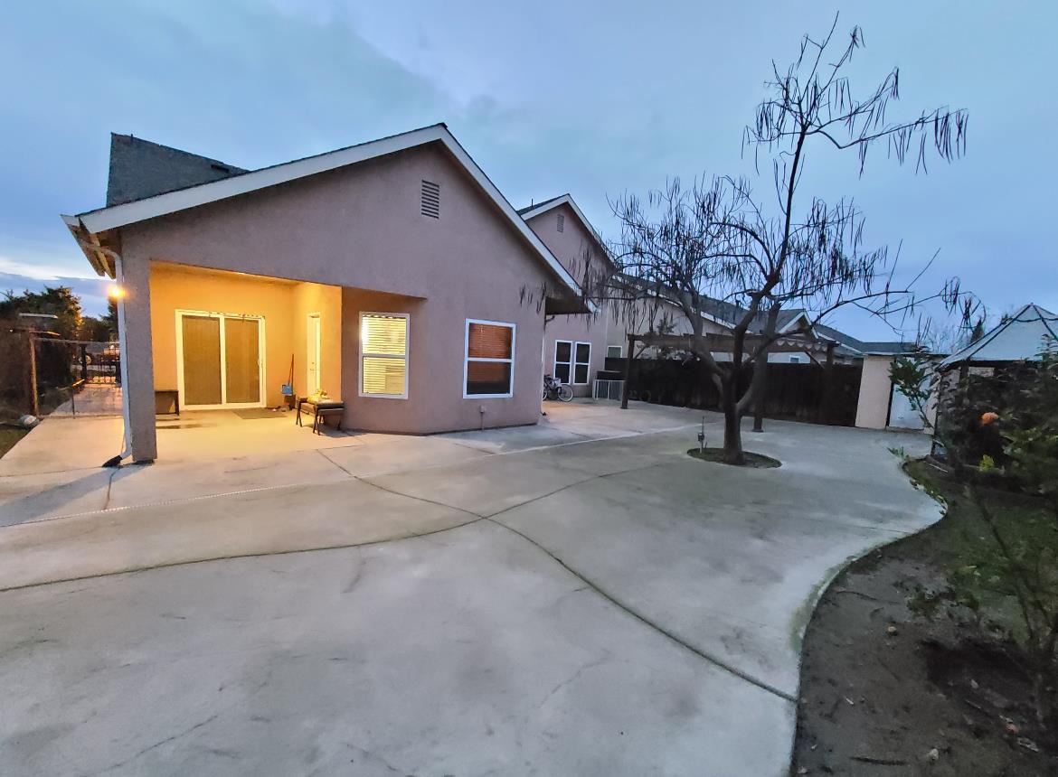 440 E Stanley Ave, Reedley, CA 93654