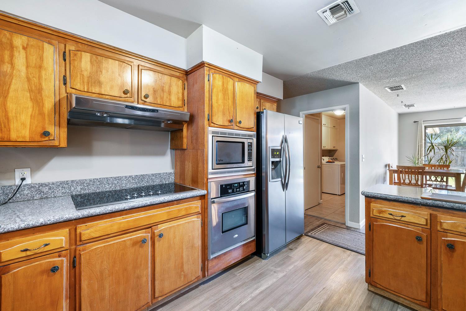 1427 Pierce Dr, Clovis, CA 93612