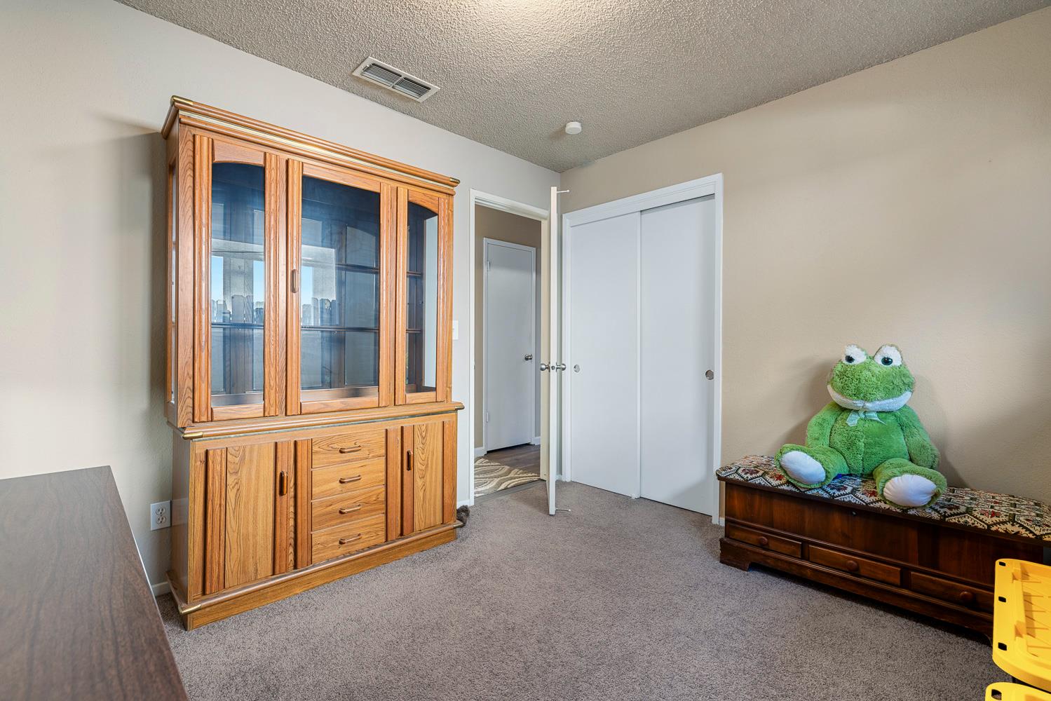 1427 Pierce Dr, Clovis, CA 93612