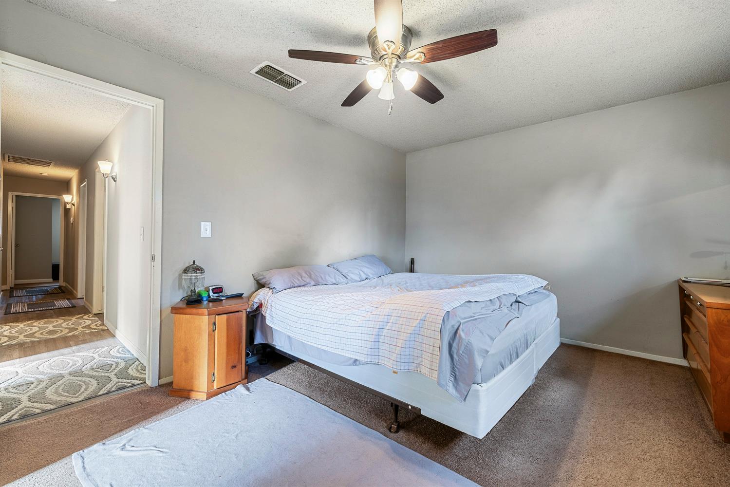 1427 Pierce Dr, Clovis, CA 93612