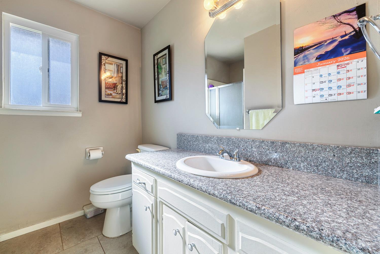 1427 Pierce Dr, Clovis, CA 93612