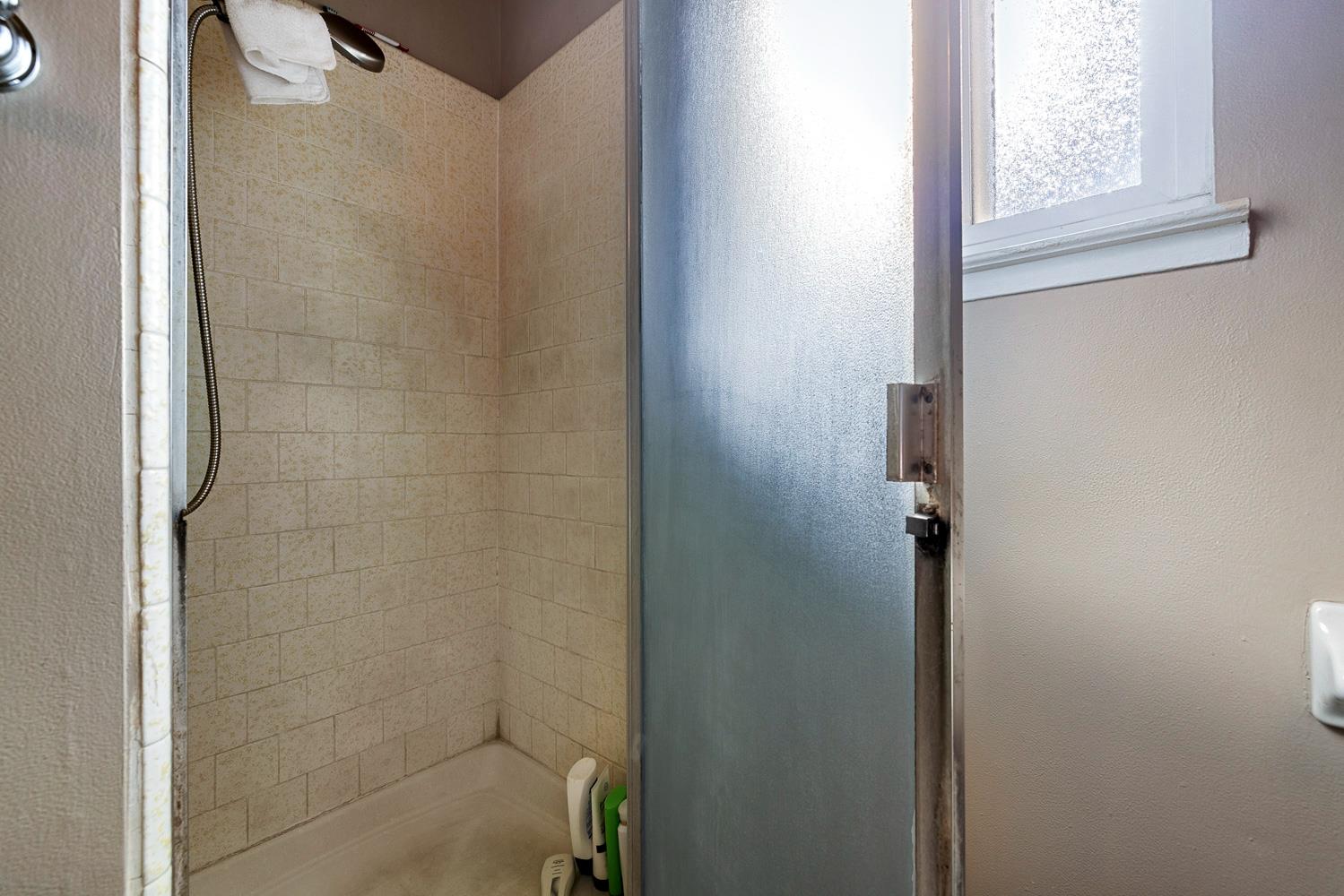 1427 Pierce Dr, Clovis, CA 93612