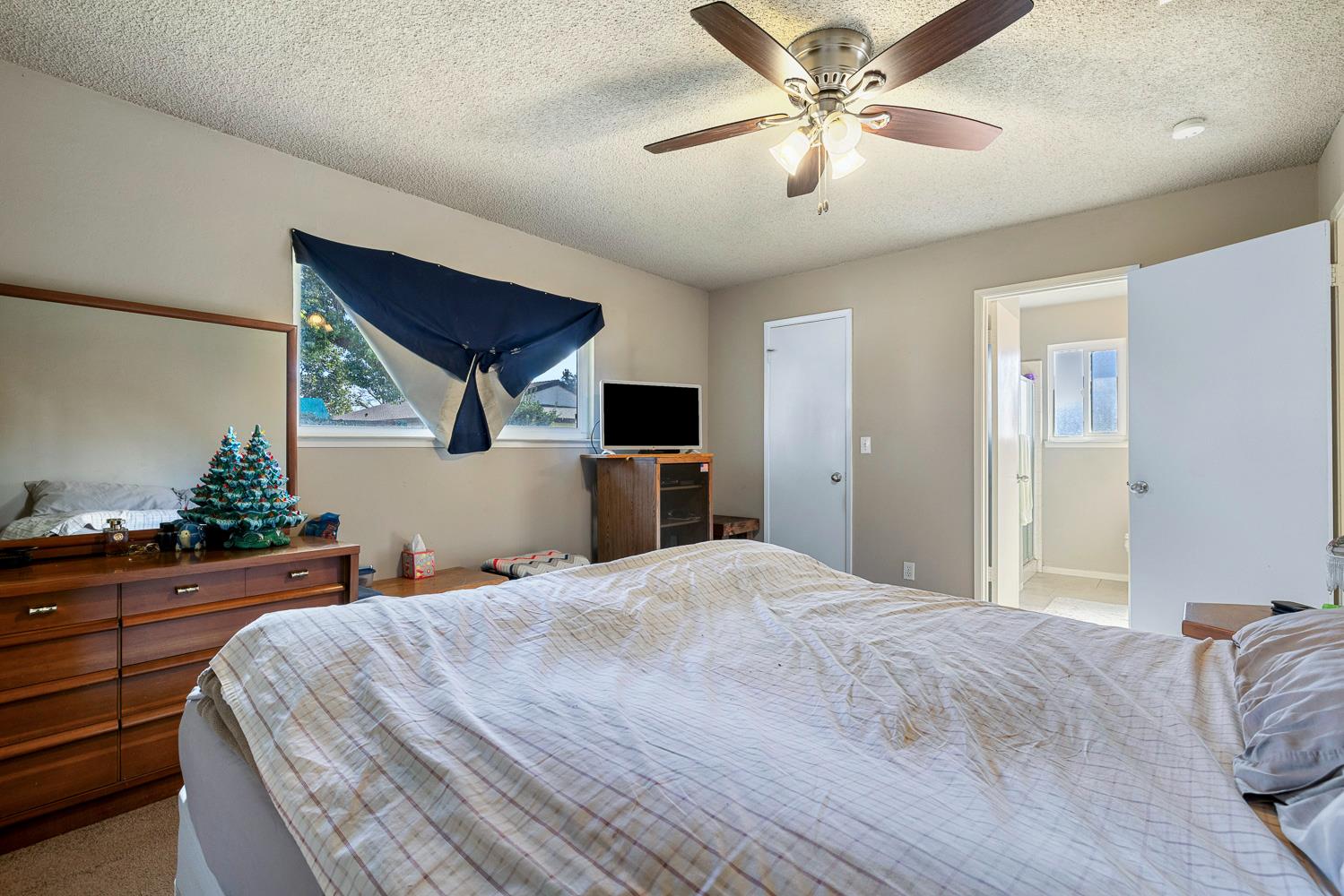 1427 Pierce Dr, Clovis, CA 93612