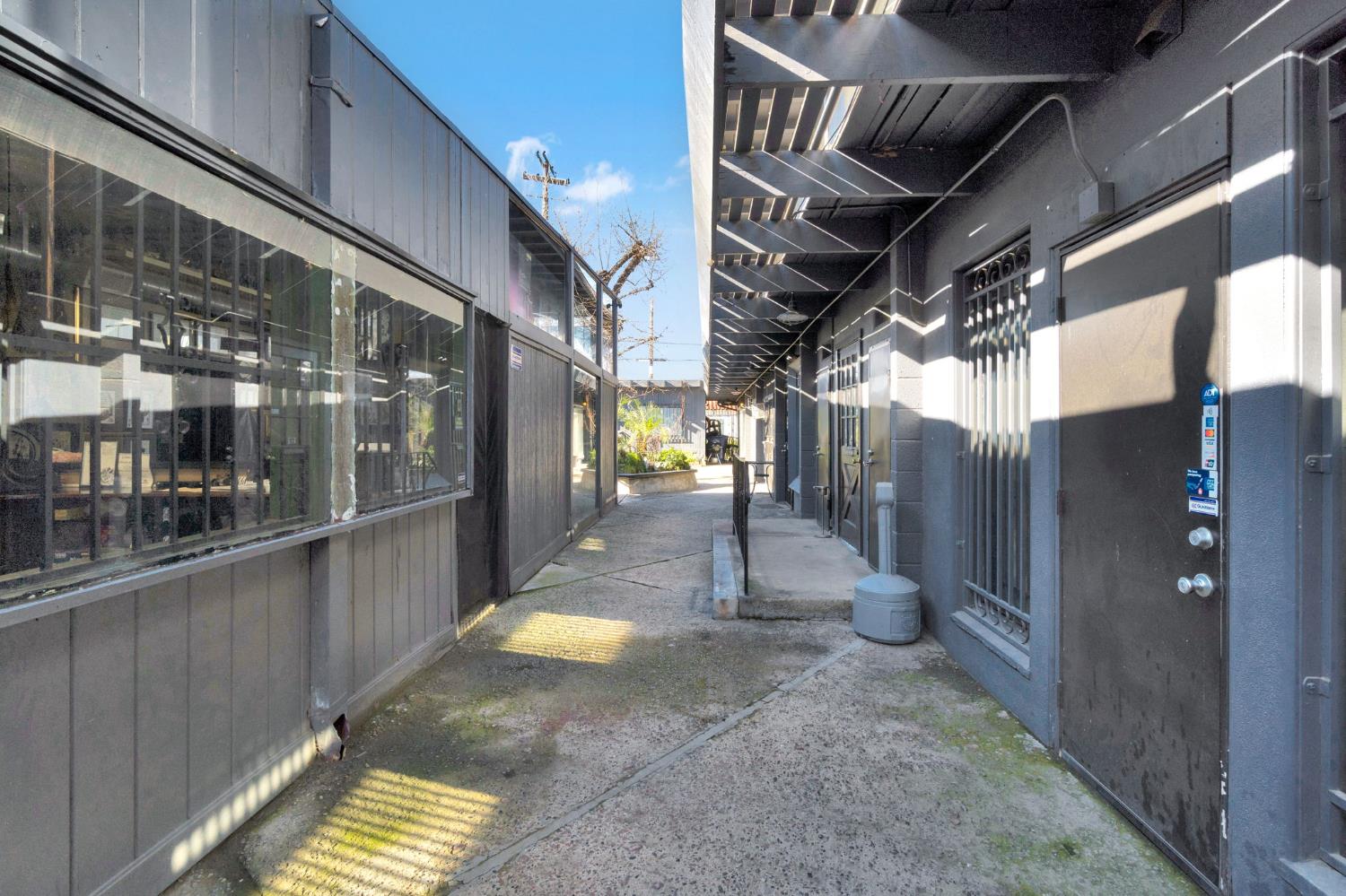 1459 N Van Ness Ave, Fresno, CA 93728