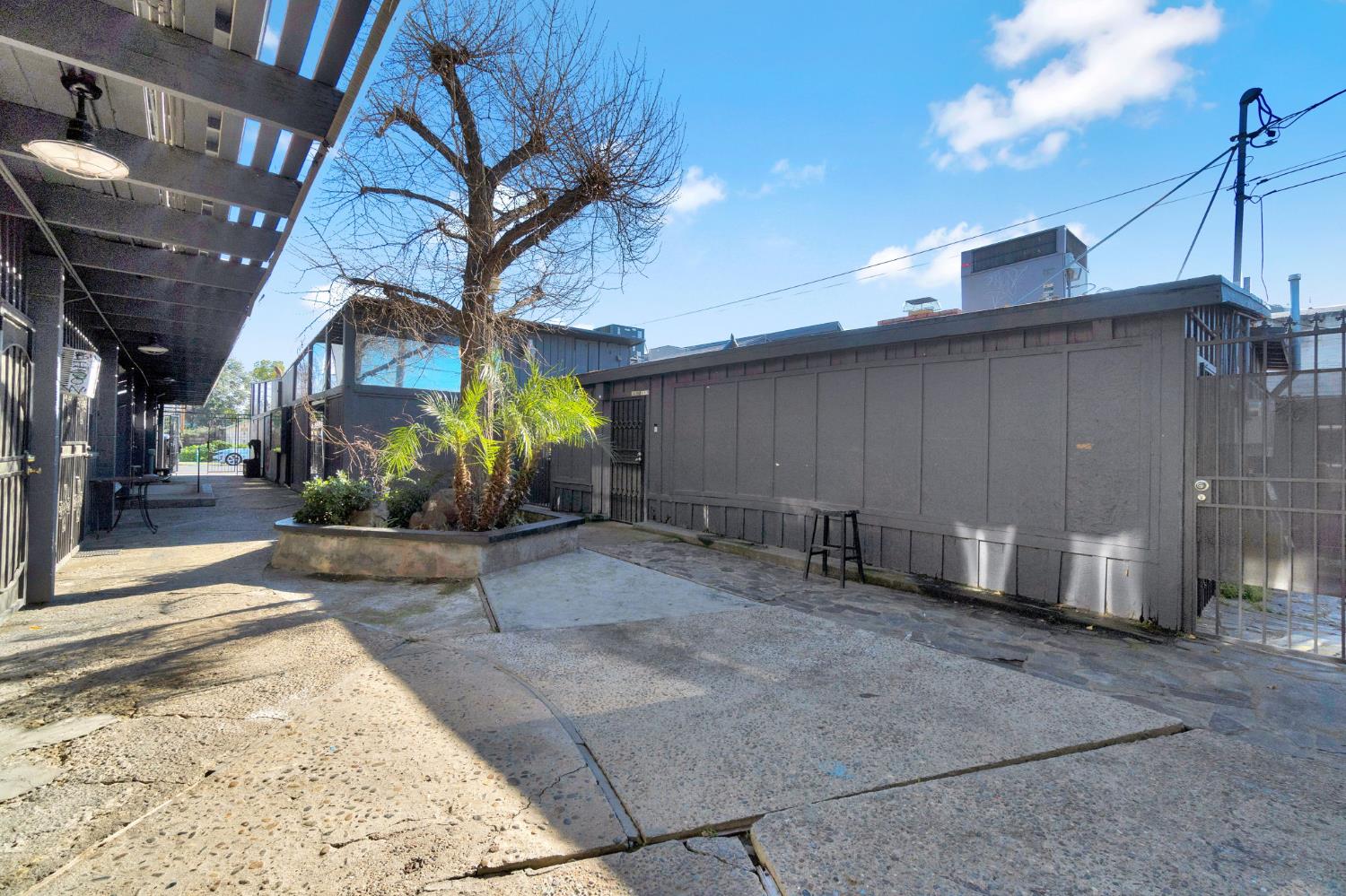 1459 N Van Ness Ave, Fresno, CA 93728