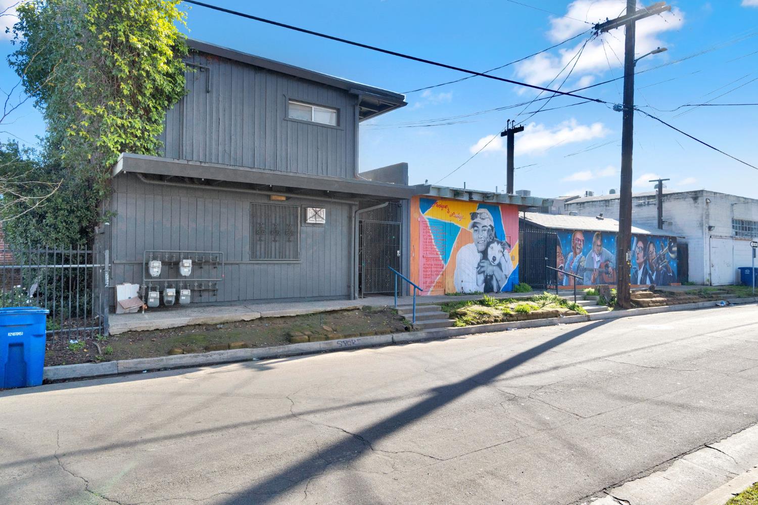 1459 N Van Ness Ave, Fresno, CA 93728