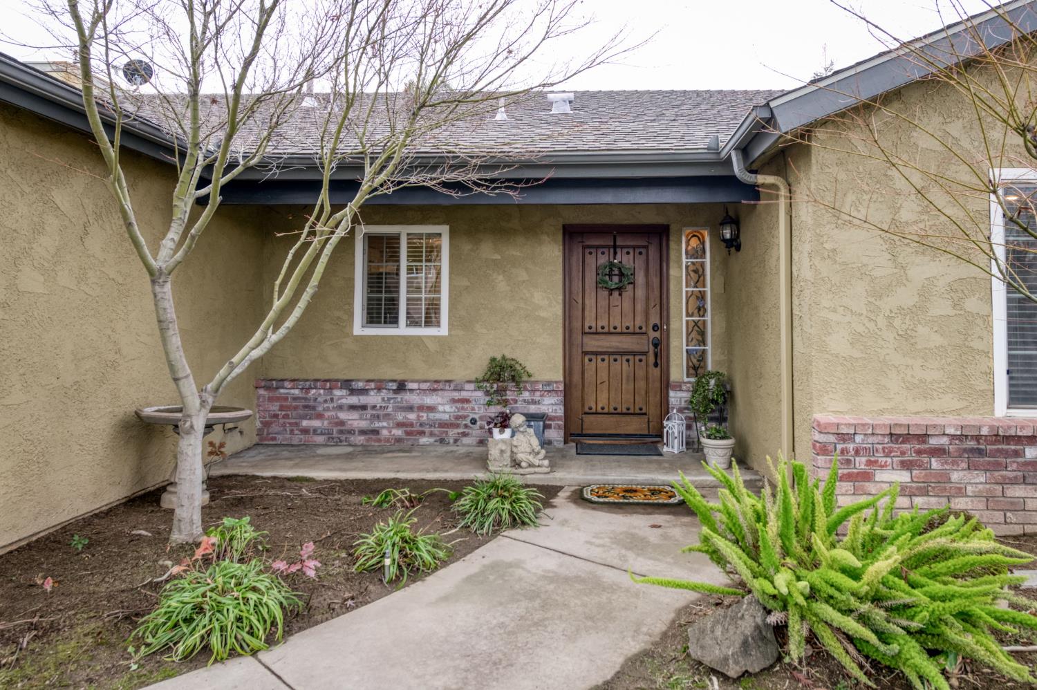 230 N Bush Ave, Clovis, CA 93612