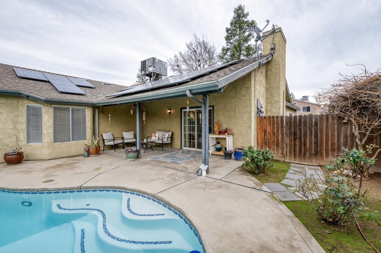 230 N Bush Ave, Clovis, CA 93612